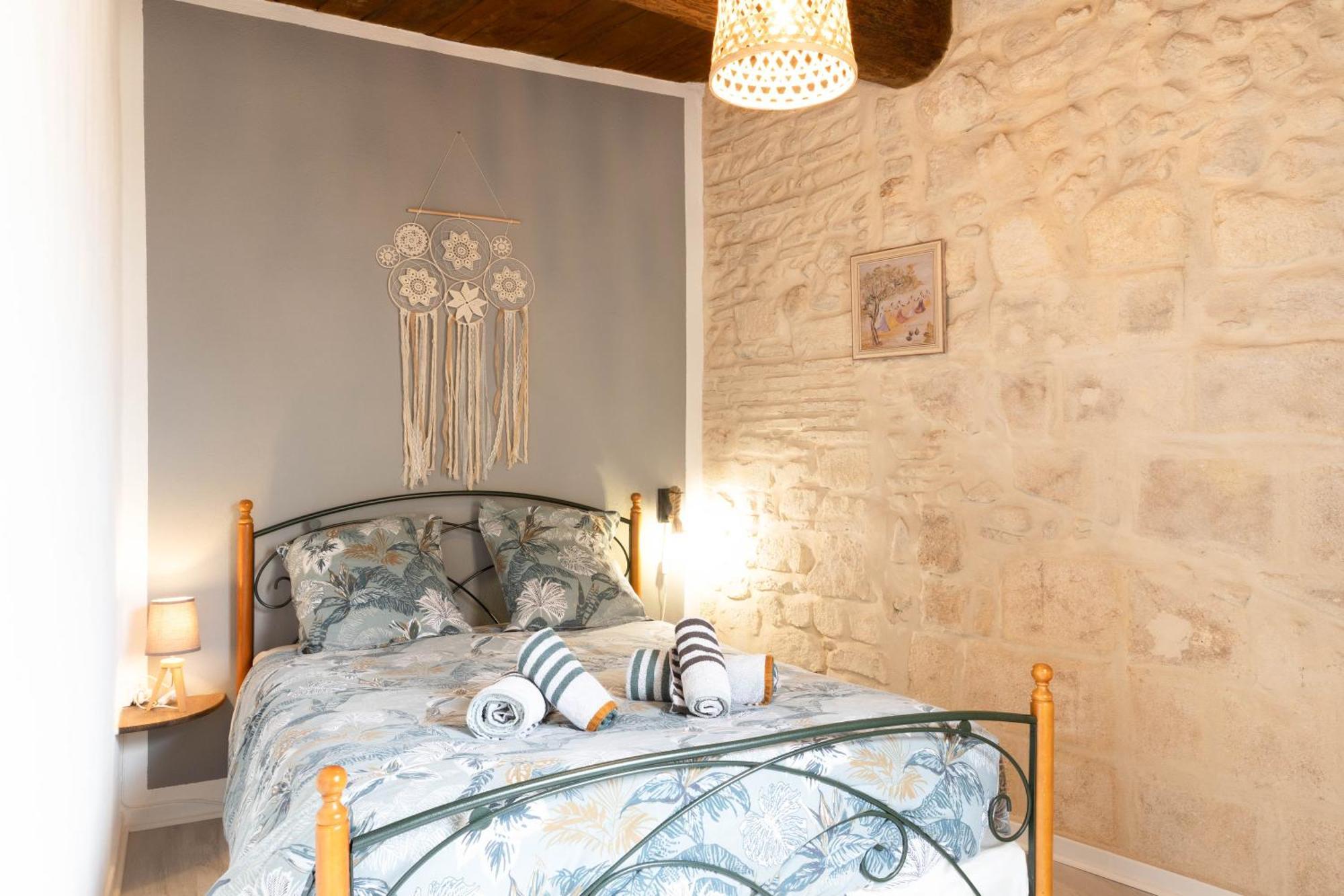 Immeuble 3 Apparts Centre Historique St Gilles Maisoncarreeconciergerie Сан-Жил Екстериор снимка