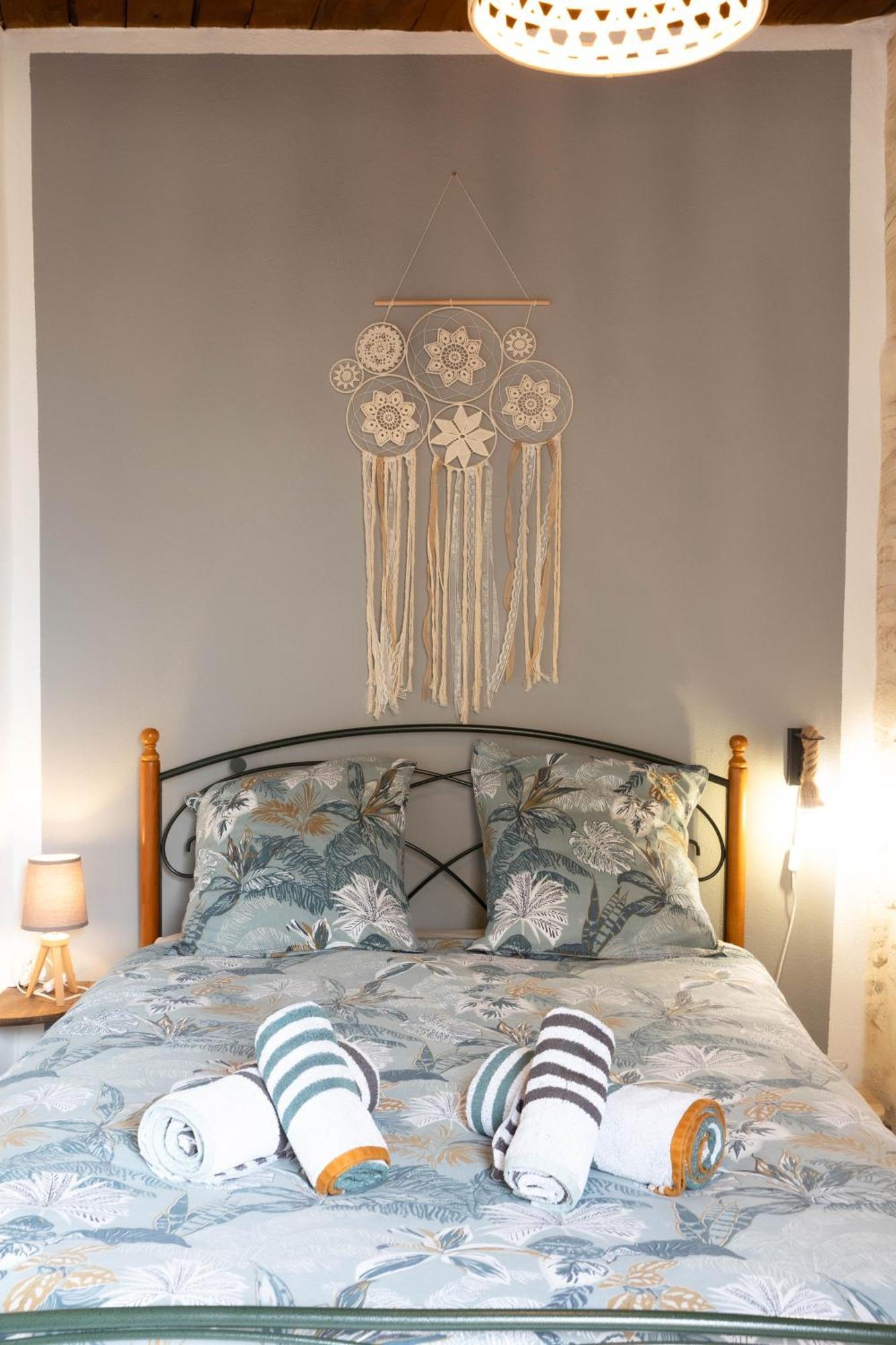 Immeuble 3 Apparts Centre Historique St Gilles Maisoncarreeconciergerie Сан-Жил Екстериор снимка